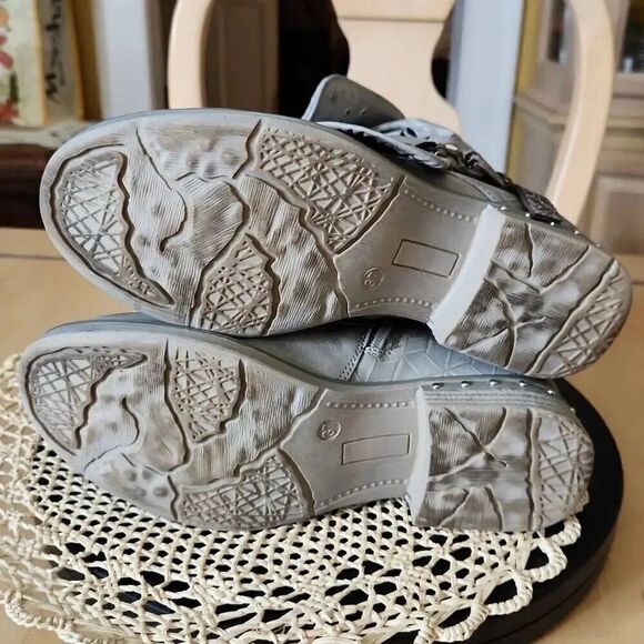 Motorcycle gray studded Combat Ankle Boots women's size 6.5 - Picture 5 of 7